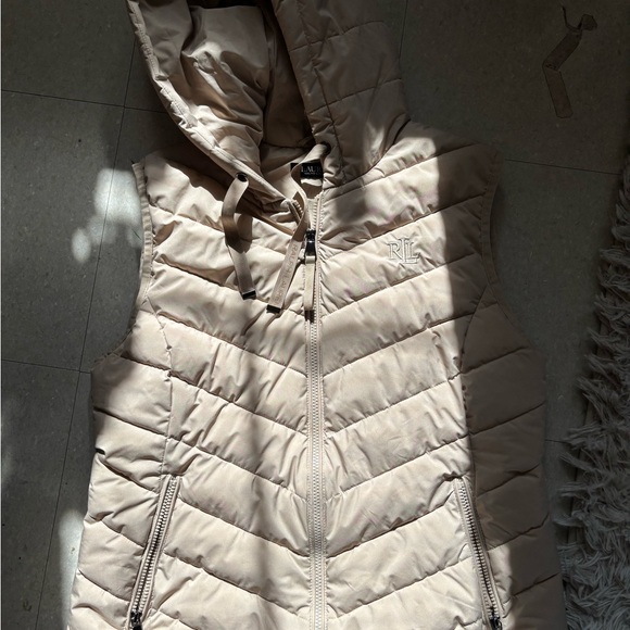 Ralph Lauren Tan Puffer Vest in a size Medium. - Picture 5 of 6